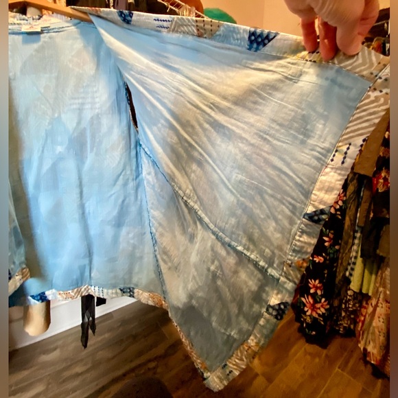 Patchwork, asymmetrical, sleeveless vest - Picture 9 of 10